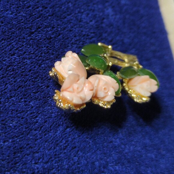 Pink Roses Brooch Gold Tone Metal Pink Jade Green Craved Porcelain Stones - Picture 6 of 9
